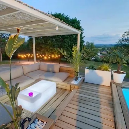 Domaine Prive Avec Piscine Et Terrain De Petanque