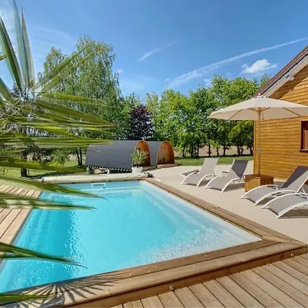 Domaine Prive Avec Piscine Et Terrain De Petanque بيت للعطل *