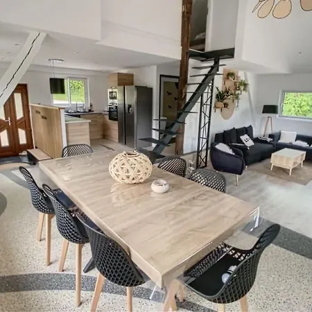 Domaine Prive Avec Piscine Et Terrain De Petanque * Vieville